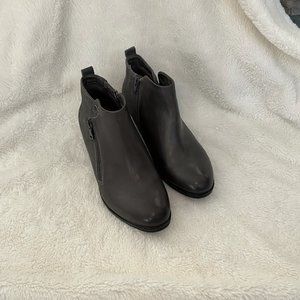 Earth Shoes Gray Booties, 8W